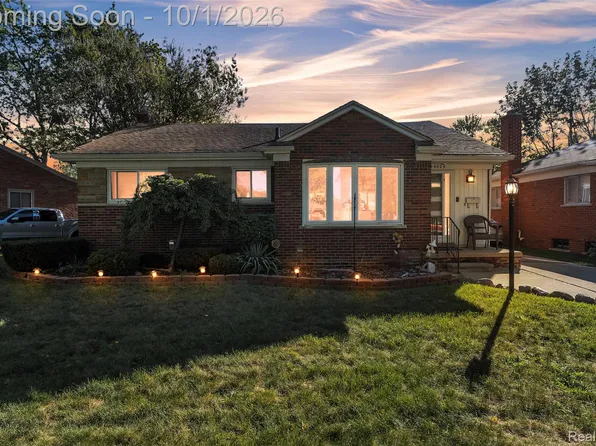24804 Ridgecroft Ave, Eastpointe, MI 48021