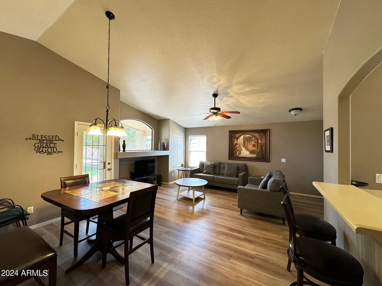 3 bed, 2.0 bath, 1252 sqft, $2,295 — Photo 4