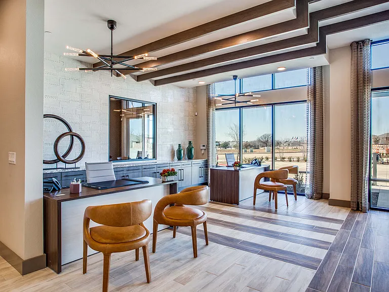 Leasing center