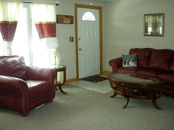 2nd image of 23 Bradford St