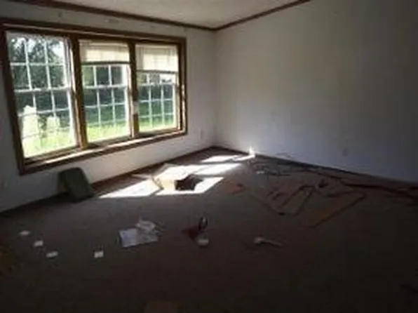 8260 Galbraith Rd, Cheboygan, MI 49721