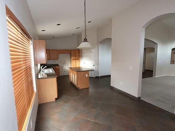 3rd image of 4427 S Camino De Oeste