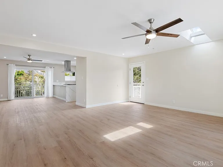 928 Seaside Ct — Photo 5