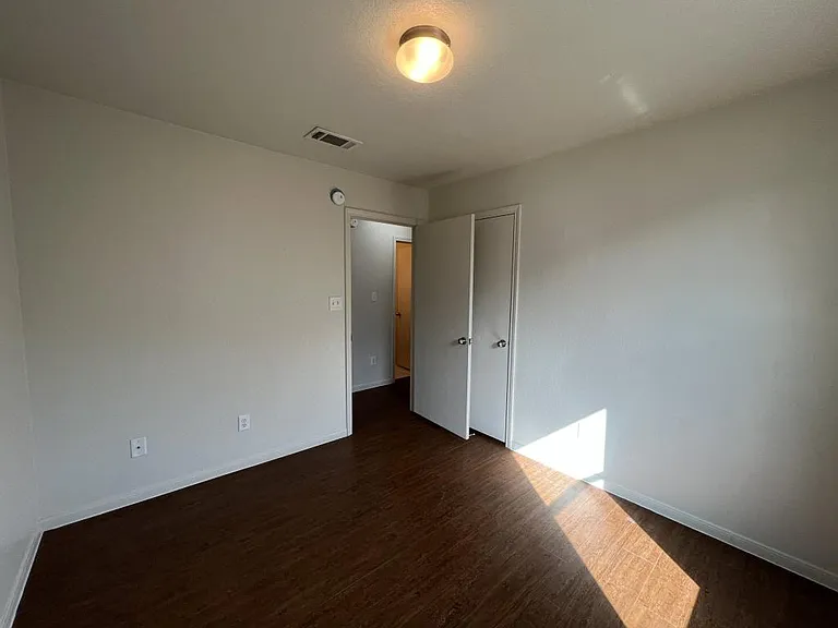 601B Bermuda — Photo 9