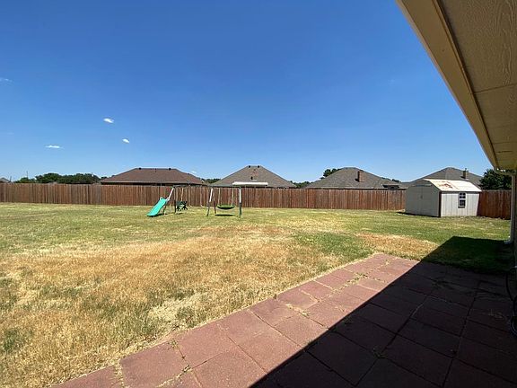 4th image of 104 Chapman Cir