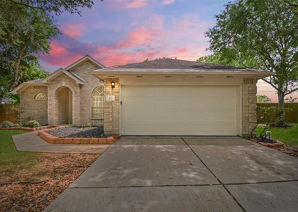 1st image of 421 Crimson Coast Ct