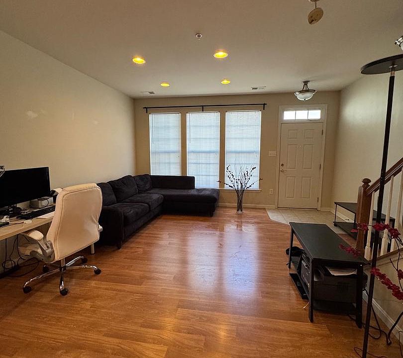 1st image of 1814 Poolside Ln #34A