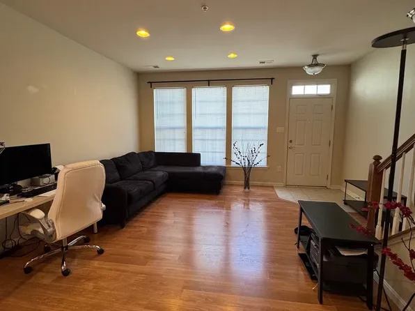 1814 Poolside Ln #34A, Frederick, MD 21701