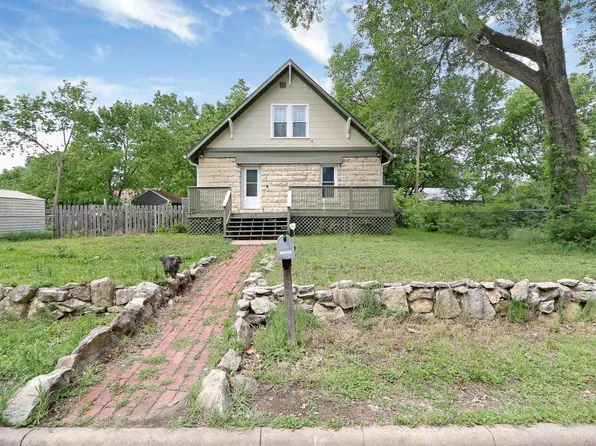1618 Bradley Ave, Junction City, KS 66441