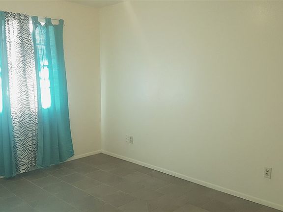 5th image of 1601 S Beech Ave
