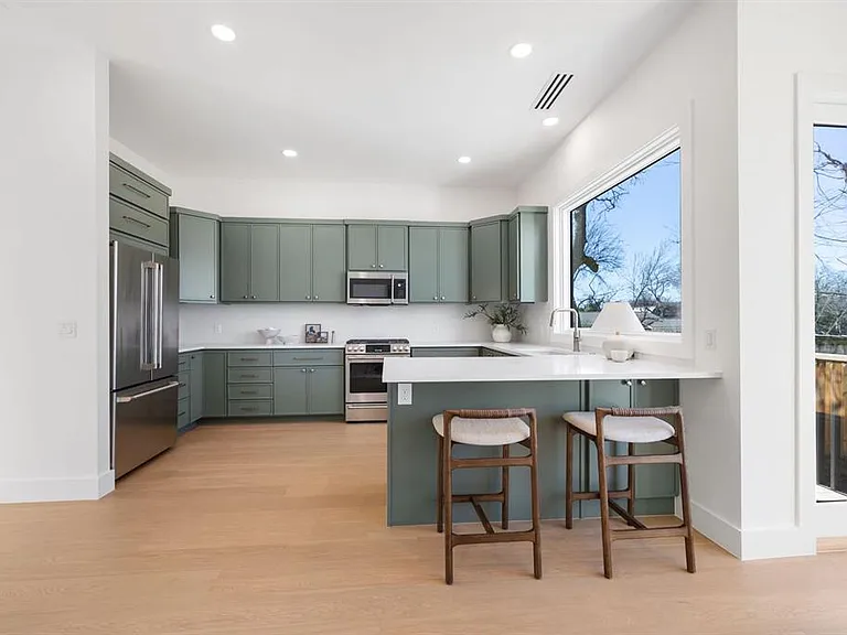 2406 Euclid Ave #2 — Photo 11