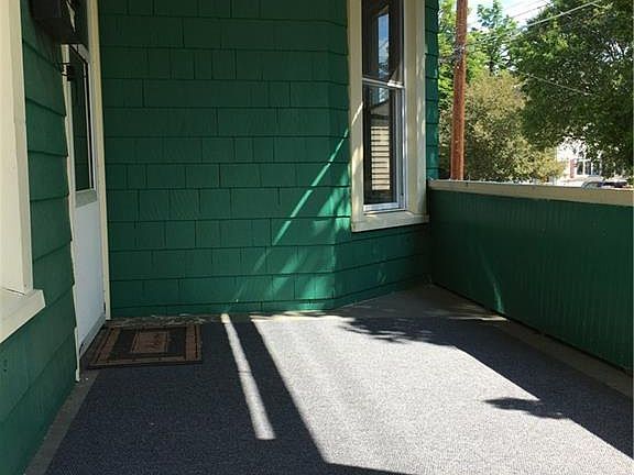 4th image of 112 Thacher St