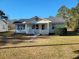 104 Lennoxville Point Rd, Beaufort, NC 28516