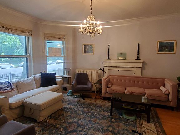 2nd image of 3119 W Palmer Blvd #1