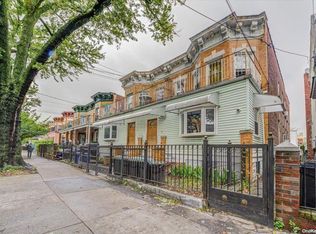 35-35 100th St, Corona, NY 11368