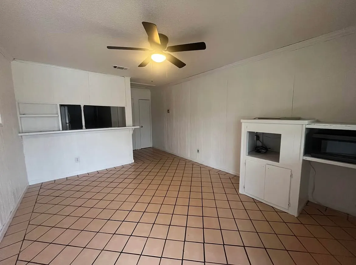 1 bed, 400 sqft, $700 — Photo 3