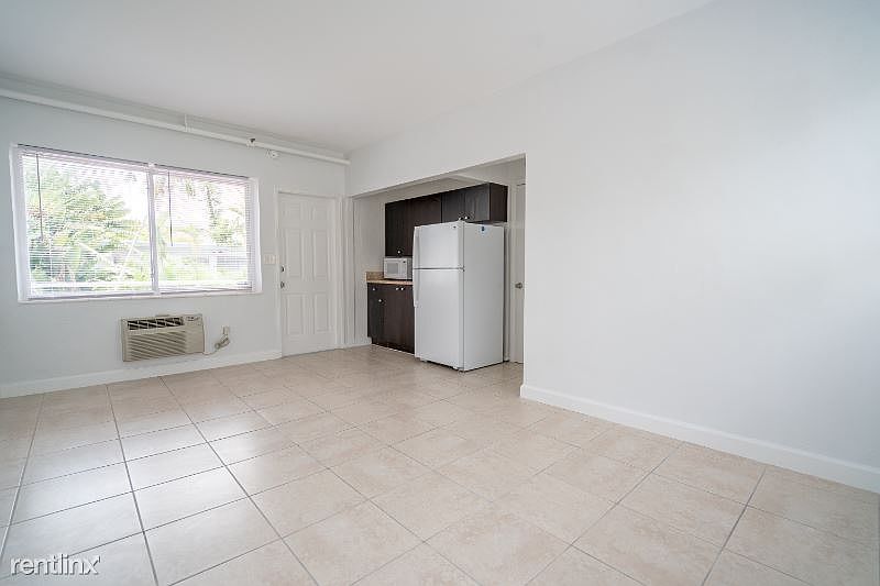 1st image of 8315 Byron Ave