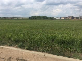 36 19th Ave SW, Watertown, SD 57201