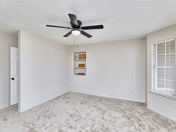 5th image of 340-342 Della Dr