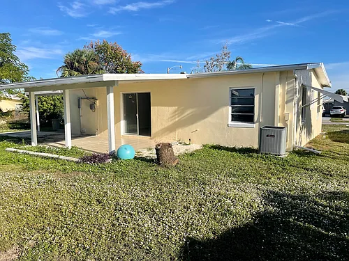 22086 Beverly Ave Photo 1