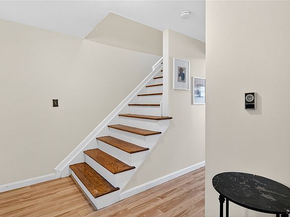 3rd image of 3 Meadow Dr