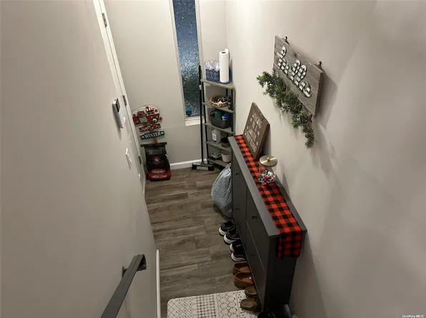 12 Cheyenne Court #12, Coram, NY 11727