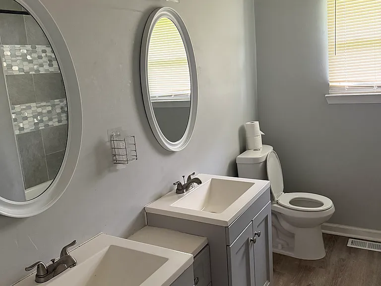 2825 Holiday Point Dr — Photo 16