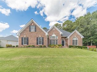 1313 Maple Creek Ave, Loganville, GA 30052
