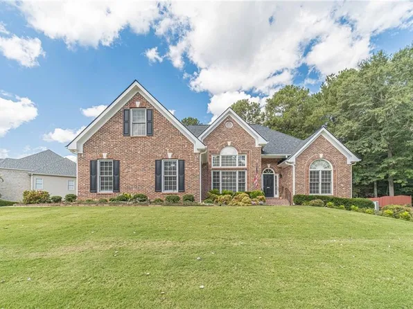 1313 Maple Creek Ave, Loganville, GA 30052