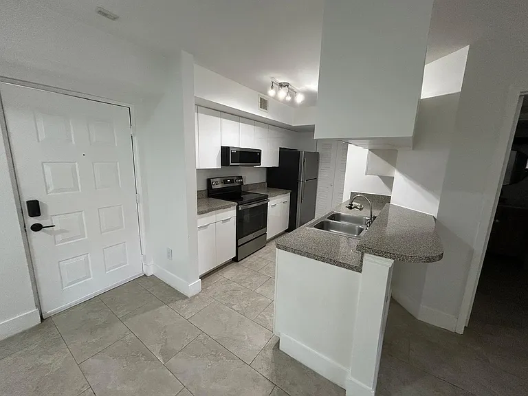 450 S Park Rd #5303 — Photo 10