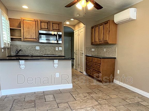 2nd image of 1029 E Mariposa St #1
