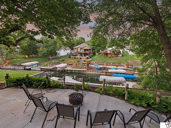 3rd image of 8932 Cass Cir