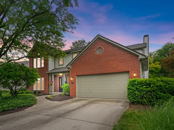 10501 Greenway Dr, Fishers, IN 46037