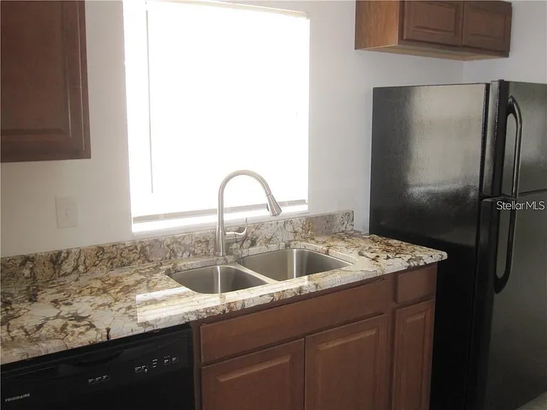 3302 W Wallace Ave — Photo 4