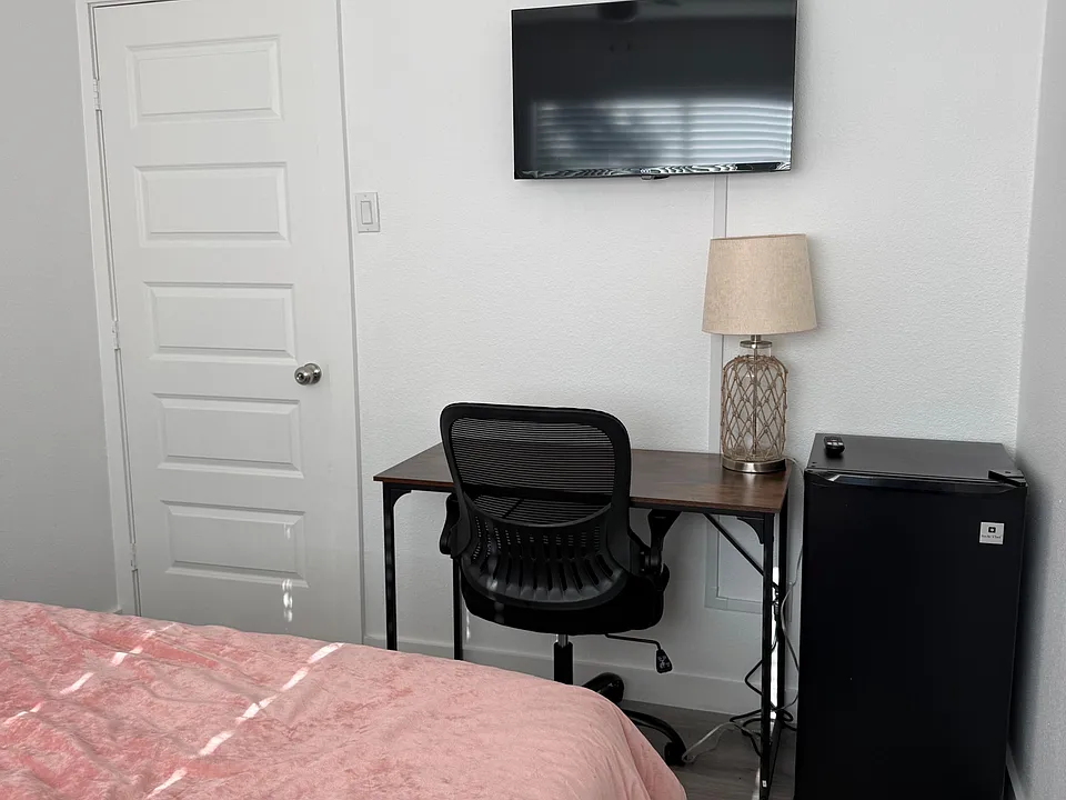 Palisades Dr