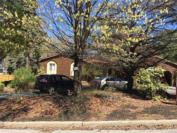 2nd image of 7 Arlington Dr