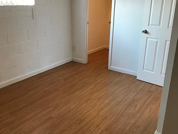 3rd image of 1416 F St APT 18