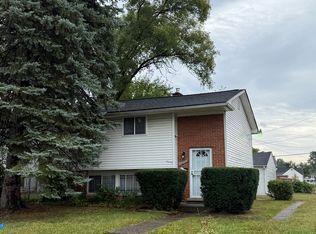 26283 Penn St, Inkster, MI 48141
