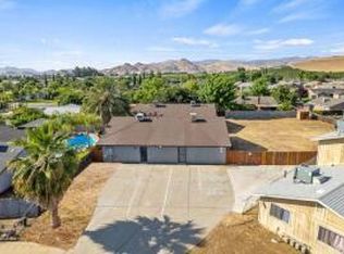 388 Crestwood Ave, Woodlake, CA 93286