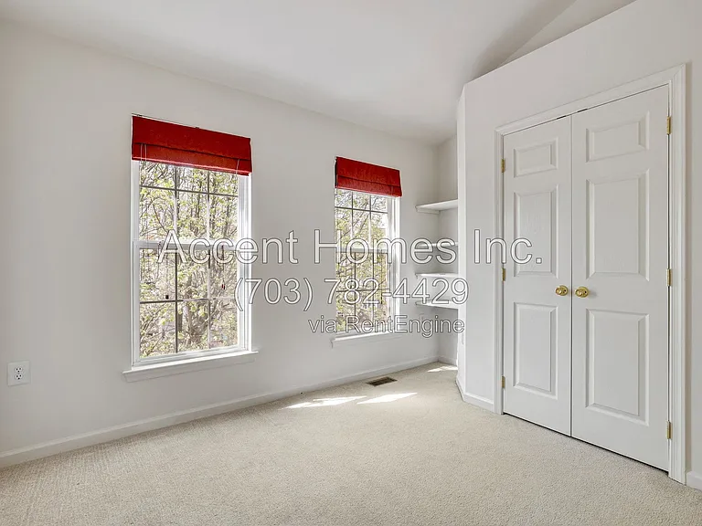 21217 Millwood Sq — Photo 35