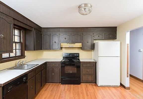 2nd image of 88 Mill River Dr