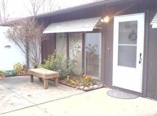 30 Greenfield Ct, Berea, OH 44017