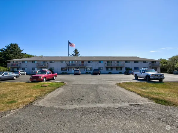 766 Ocean Court NW #202, Ocean Shores, WA 98569