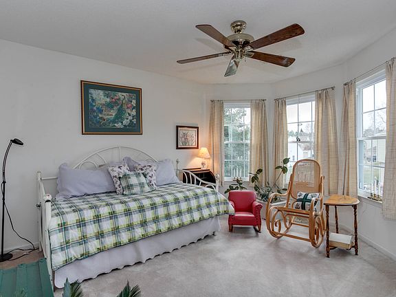 4th image of 23362 Brookwood Cir