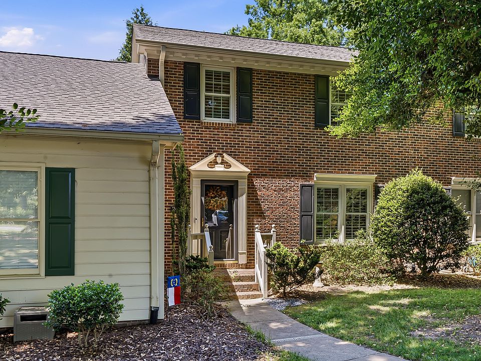 1st image of 2424 Mapleton Ln