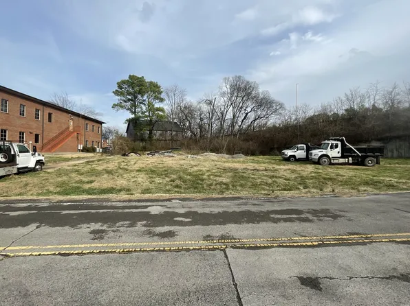 2704 Berrywood Dr, Nashville, TN 37204