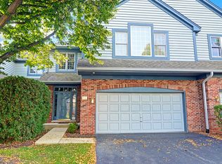 73 Trent Ct, Burr Ridge, IL 60527