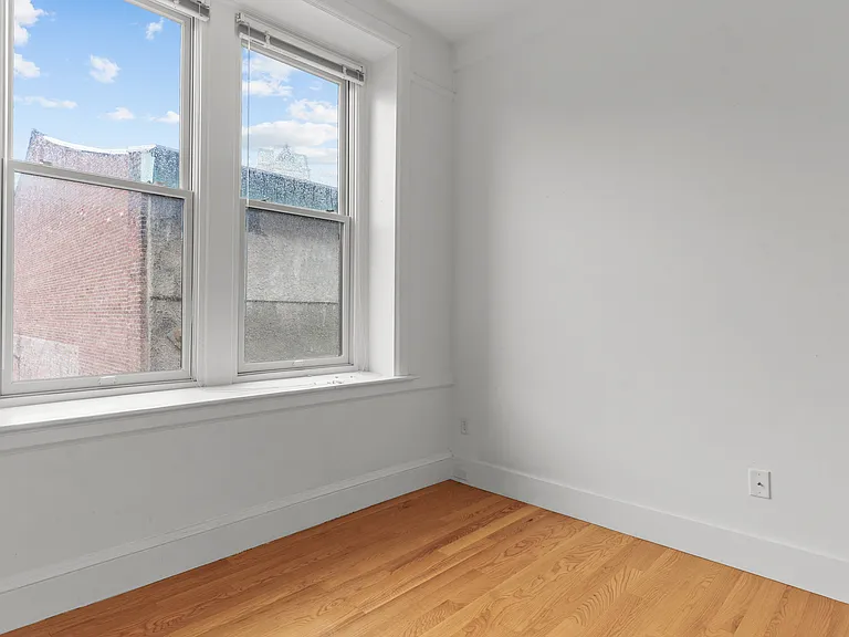 133 Mathewson St #302 — Photo 24