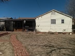 2nd image of 918 E Oakwood Ave