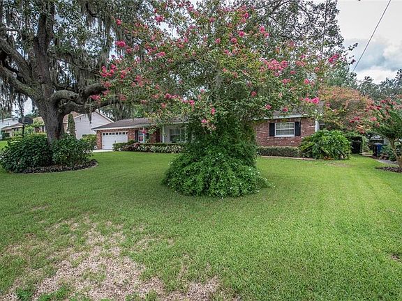 3rd image of 109 W Anglewood Dr